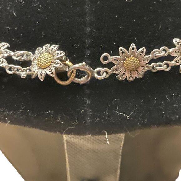 Vintage Filagree Daisy Metal Choker Necklace - Picture 4 of 4
